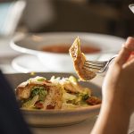 Comer con pausa y relajación