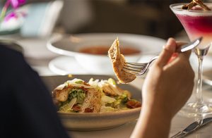 Comer con pausa y relajación